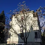 דירה Center