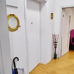 Center * פודגוריצה